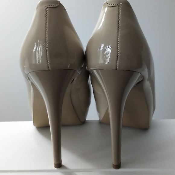 Guess Nude / Beige Peep Toe Heels sz9 - Picture 2 of 10
